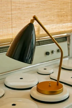 GUBI Gräshoppa table lamp, black, glossy