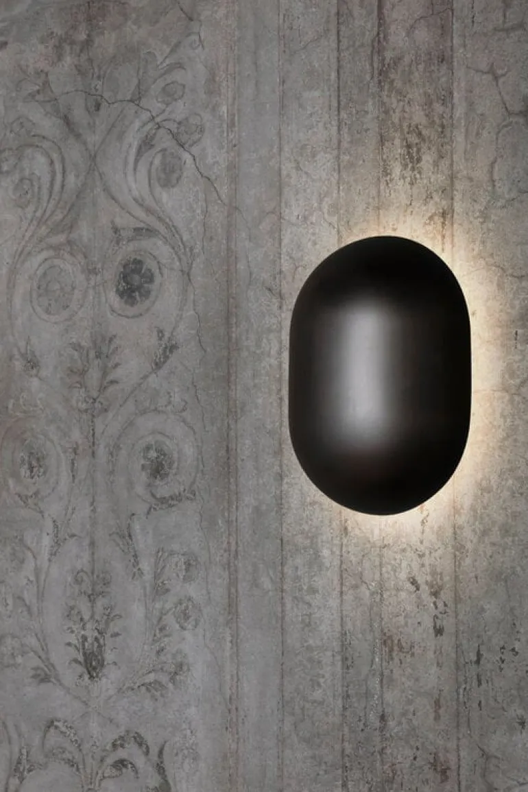 GUBI Howard wall lamp, gunmetal brass