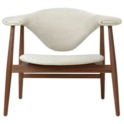 GUBI Masculo lounge chair, oiled walnut, Eero Special FR 106