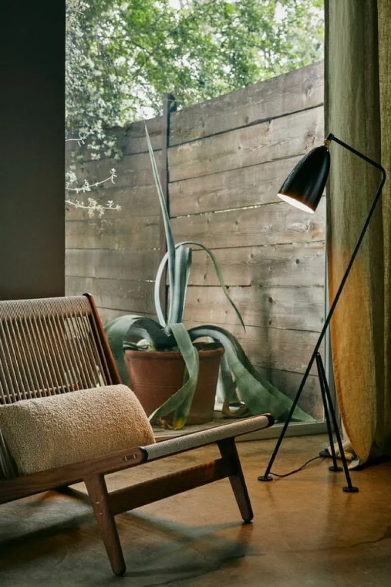 GUBI MR01 Initial chair, oiled oak