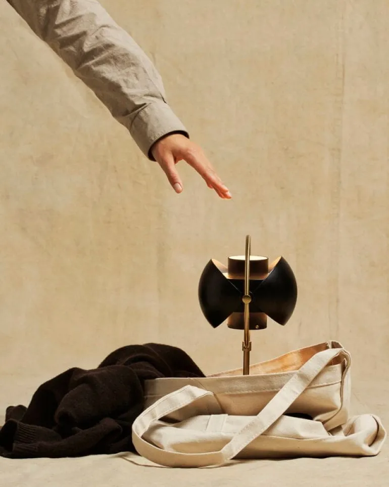 GUBI Multi-lite portable table lamp, brass - black