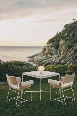 GUBI Obello portable table lamp, frosted glass