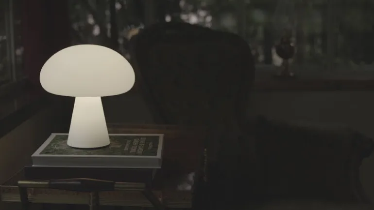 GUBI Obello portable table lamp, frosted glass