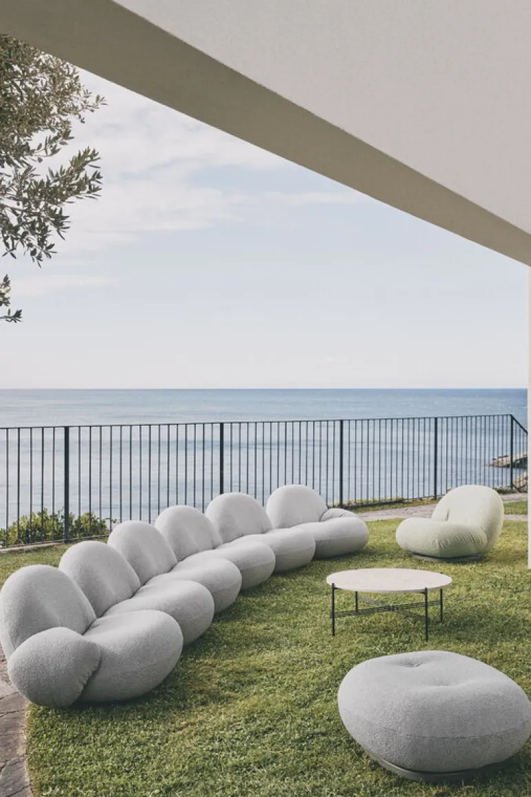 GUBI Pacha Outdoor lounge chair, swivel base, Chevron FR 008