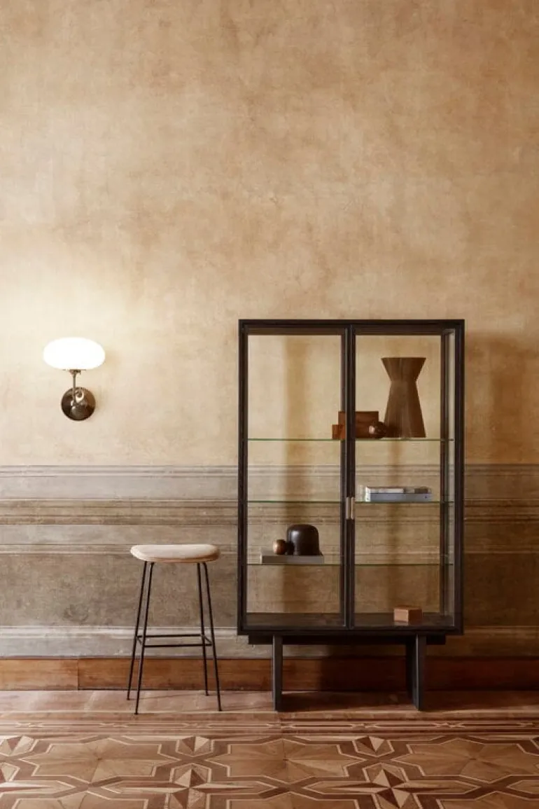 GUBI Private vitrine, black / brown stained oak