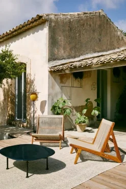 GUBI Satellite Outdoor floor lamp, black - mustard gold