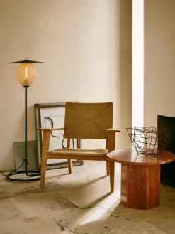 GUBI Satellite Outdoor floor lamp, black - cream white