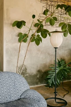 GUBI Satellite Outdoor floor lamp, black - cream white