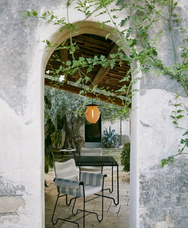 GUBI Satellite Outdoor pendant, 27 cm, black - mustard gold