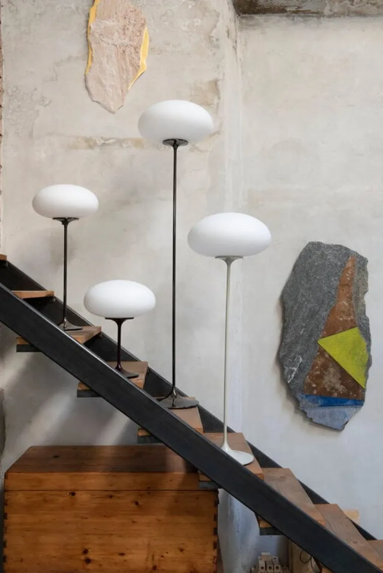 GUBI Stemlite table lamp, 42 cm, dimmable, black red