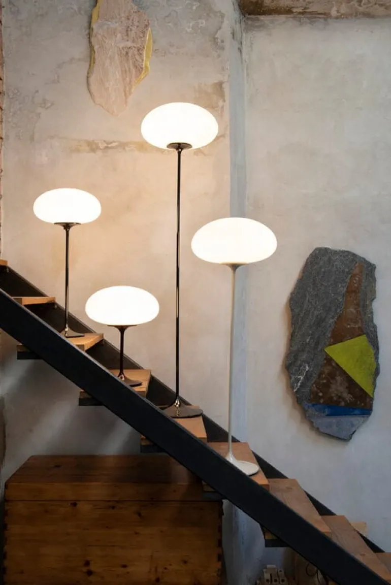 GUBI Stemlite table lamp, 42 cm, dimmable, black chrome