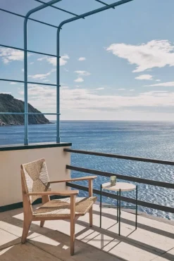 GUBI TS Outdoor side table, 40 cm, black - white travertine