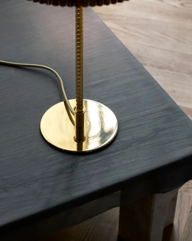 GUBI Tynell 9205 table lamp, brass - bamboo