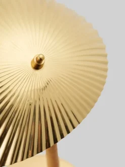 GUBI Tynell 5321 table lamp, brass - rattan