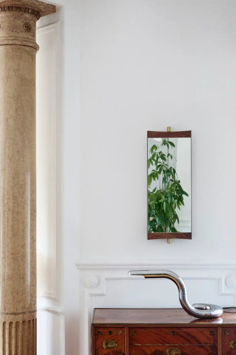 GUBI Vanity wall mirror, 1 panel, walnut - brass