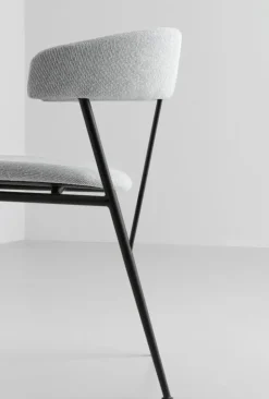 GUBI Violin chair, fully upholstered, Gabriel tempt 60152