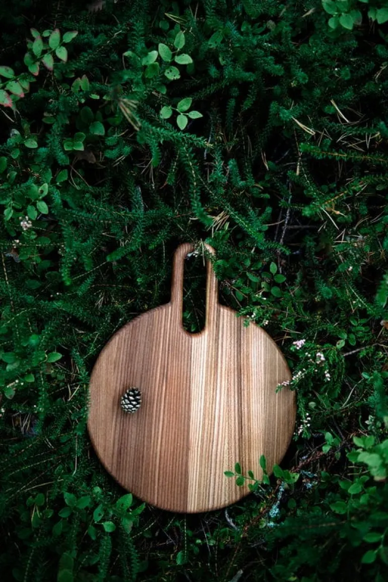 Hanna Saari Halikko cutting board, round, elm