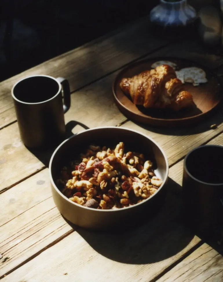 Hasami Porcelain Bowl, 220 mm, black