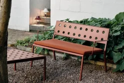 HAY Balcony Lounge bench w. armrest, 121,5 x 69 cm, iron red