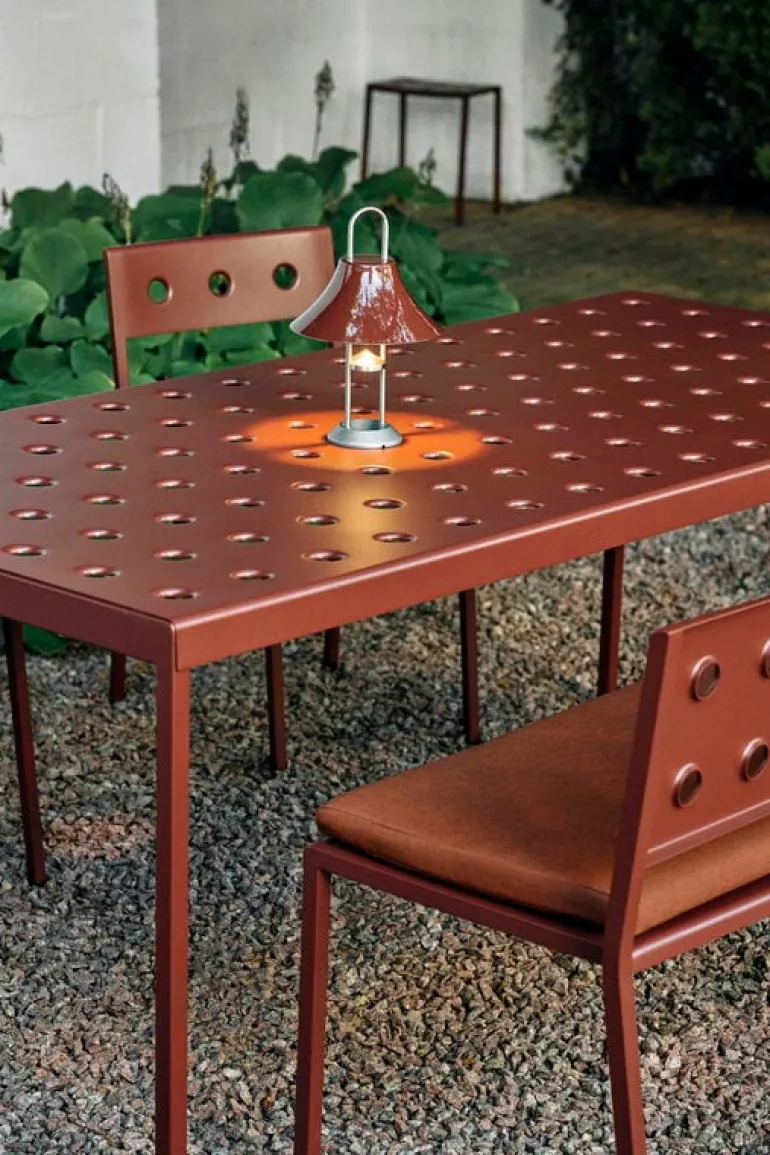 HAY Mousqueton portable table lamp, iron red