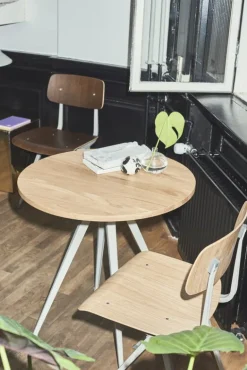 HAY Pyramid café table 21, 70 cm, beige - lacquered oak