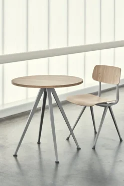 HAY Pyramid café table 21, 70 cm, beige - lacquered oak