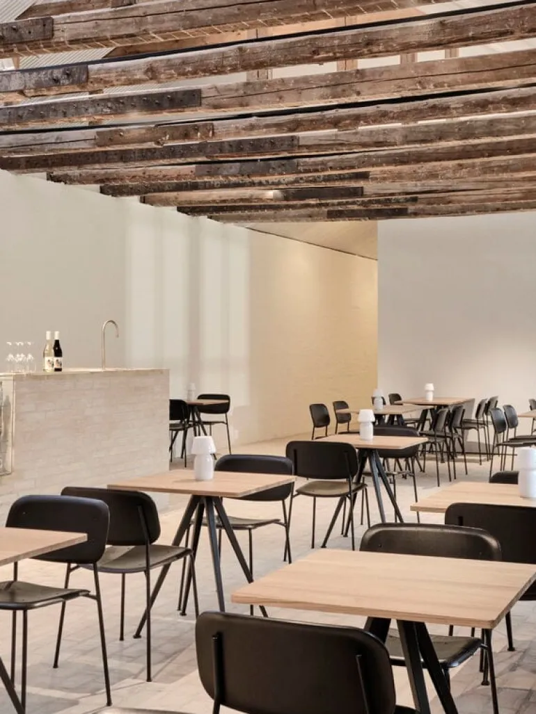 HAY Pyramid café table 21, 70 x 70 cm, black - lacquered oak