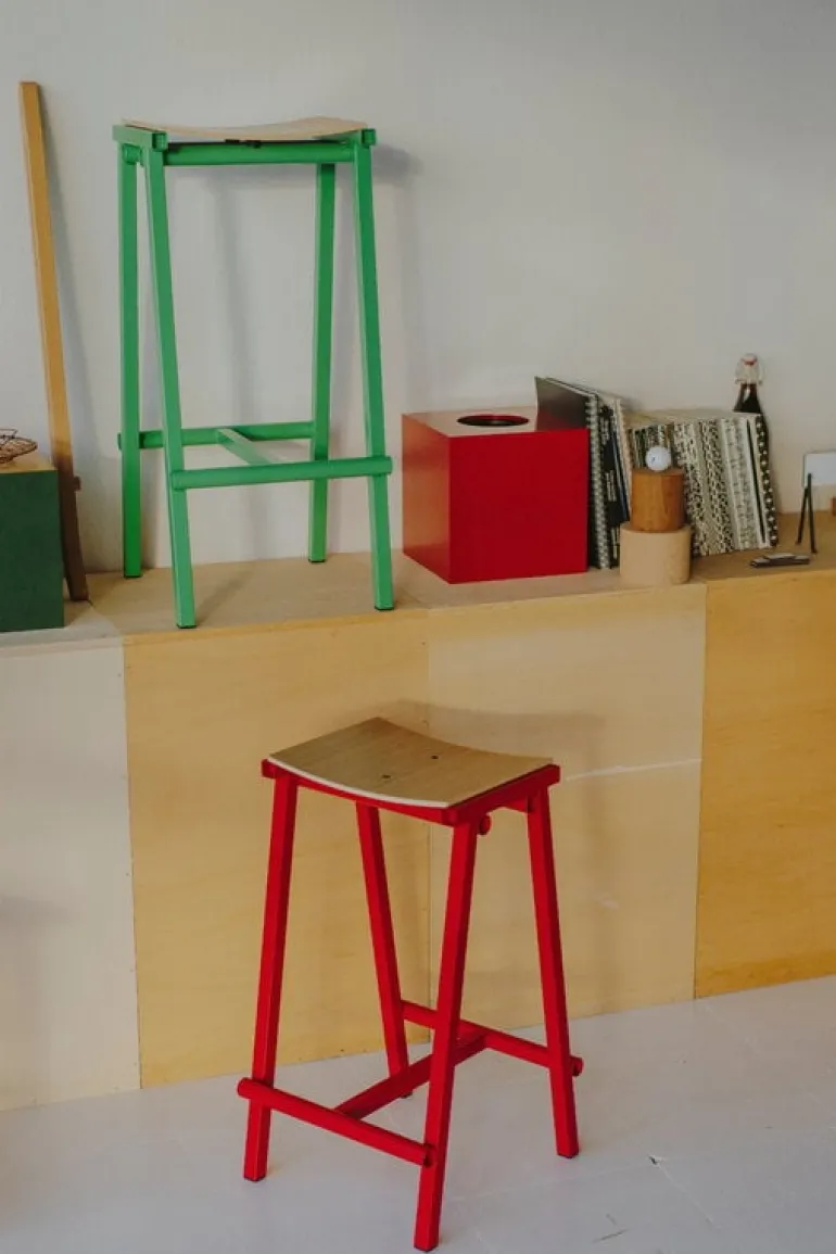 HAY Taburete 8 bar stool, low, 65 cm, signal red - lacquered oak