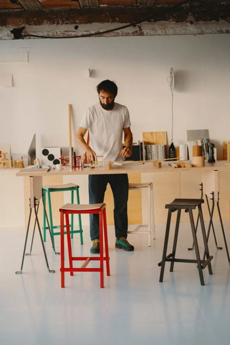 HAY Taburete 8 bar stool, low, 65 cm, signal red - lacquered oak