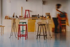 HAY Taburete 8 bar stool, low, 65 cm, soft jade - lacquered oak