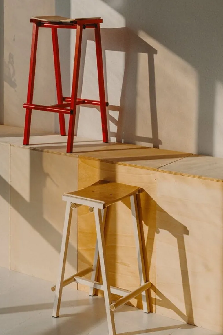 HAY Taburete 8 bar stool, low, 65 cm, eggshell - lacquered oak