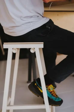 HAY Taburete 8 bar stool, low, 65 cm, eggshell - lacquered oak