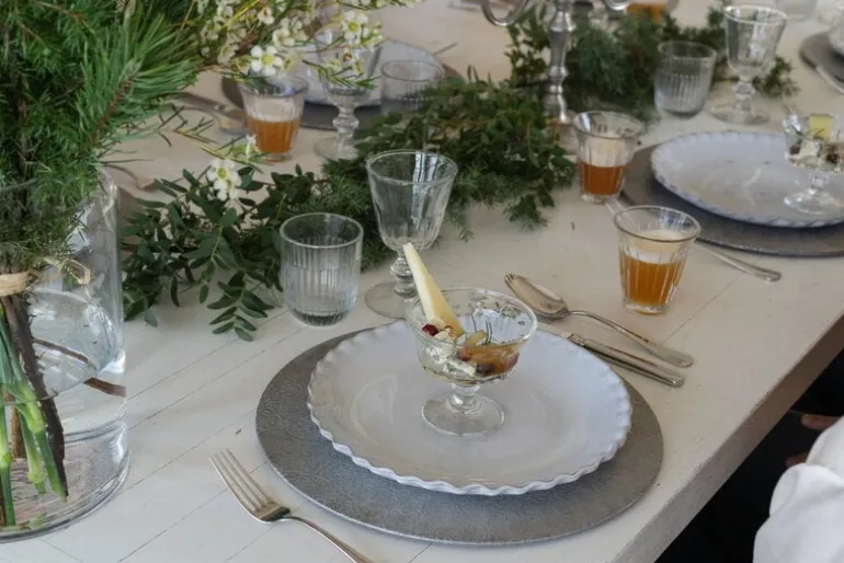 Heirol Twist plate, 28 cm, stone