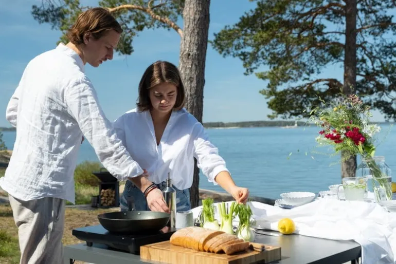 Heirol Twist plate, 28 cm, stone