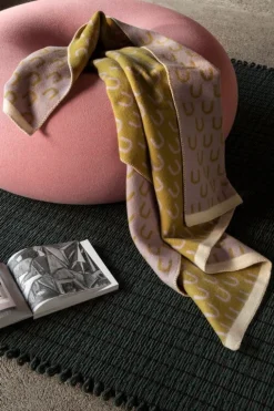 Hem Boa pouf, cotton candy