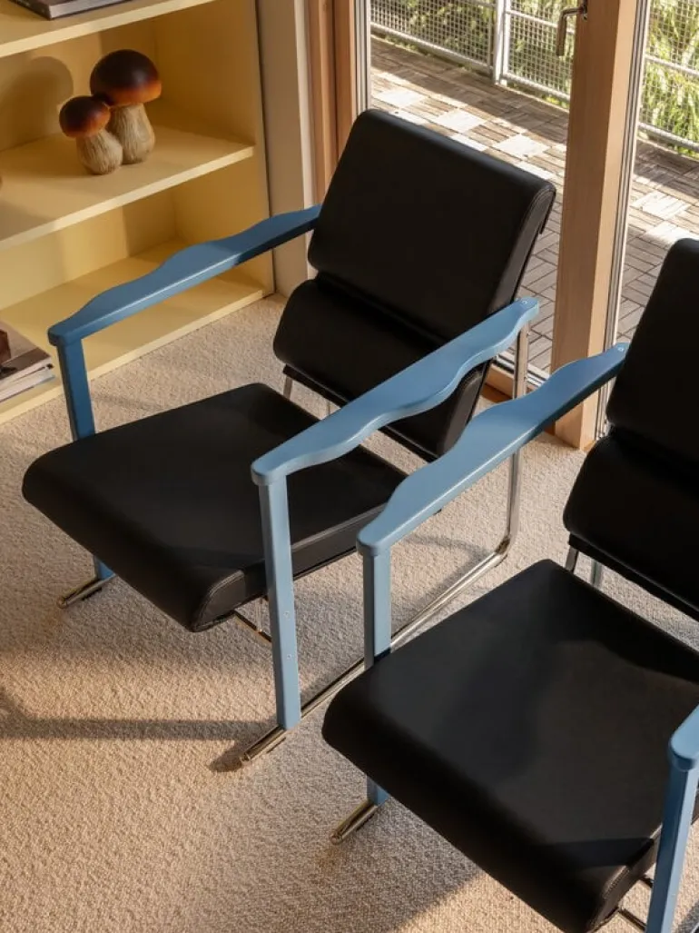 Hem Experiment lounge chair 502, blue - black leather