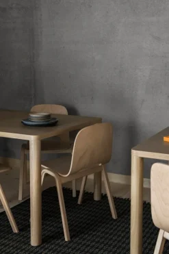 Hem Log table, 140 x 90 cm, oak