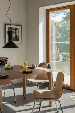 Hem Log table, 140 x 90 cm, oak