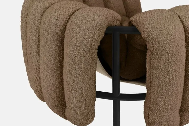 Hem Puffy lounge chair, sawdust boucle - black grey steel