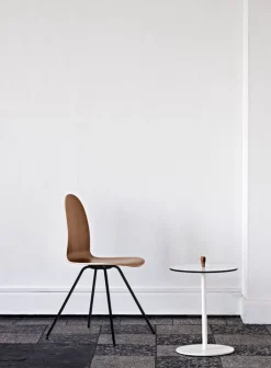 HOWE Tongue chair, walnut veneer - black