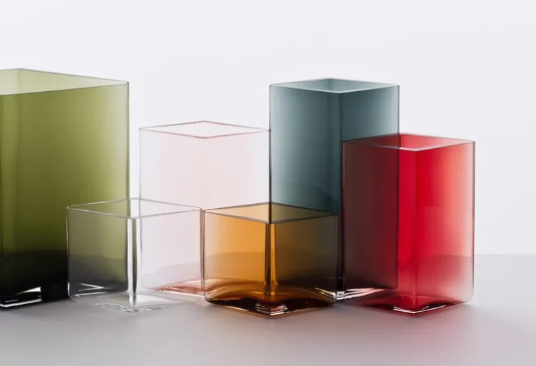 Iittala Ruutu vase, 115 x 140 mm, cranberry