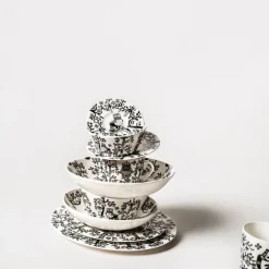 Iittala Taika plate 22 cm, black