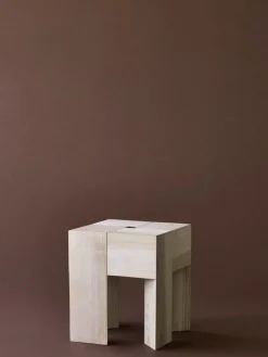 Karakter TriAngle stool, ash