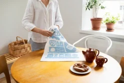 Kauniste Keittiössä tea towel, blue