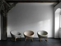 Klassik Studio Tub lounge chair, Hallingdal 116 - soaped oak