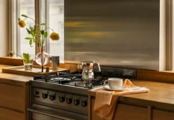 Kosta Boda Bod bottle, 230 mm, burgundy - cork