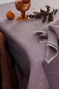 Lapuan Kankurit Aamu tablecloth, 150 x 260 cm, bordeaux