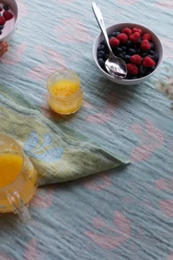 Lapuan Kankurit Kesäkukka napkin, 46 x 46 cm, lime - light blue