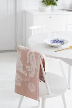 Lapuan Kankurit Kissanpäivät hand towel, white - cinnamon