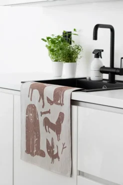 Lapuan Kankurit Koirapuisto tea towel, white - brown